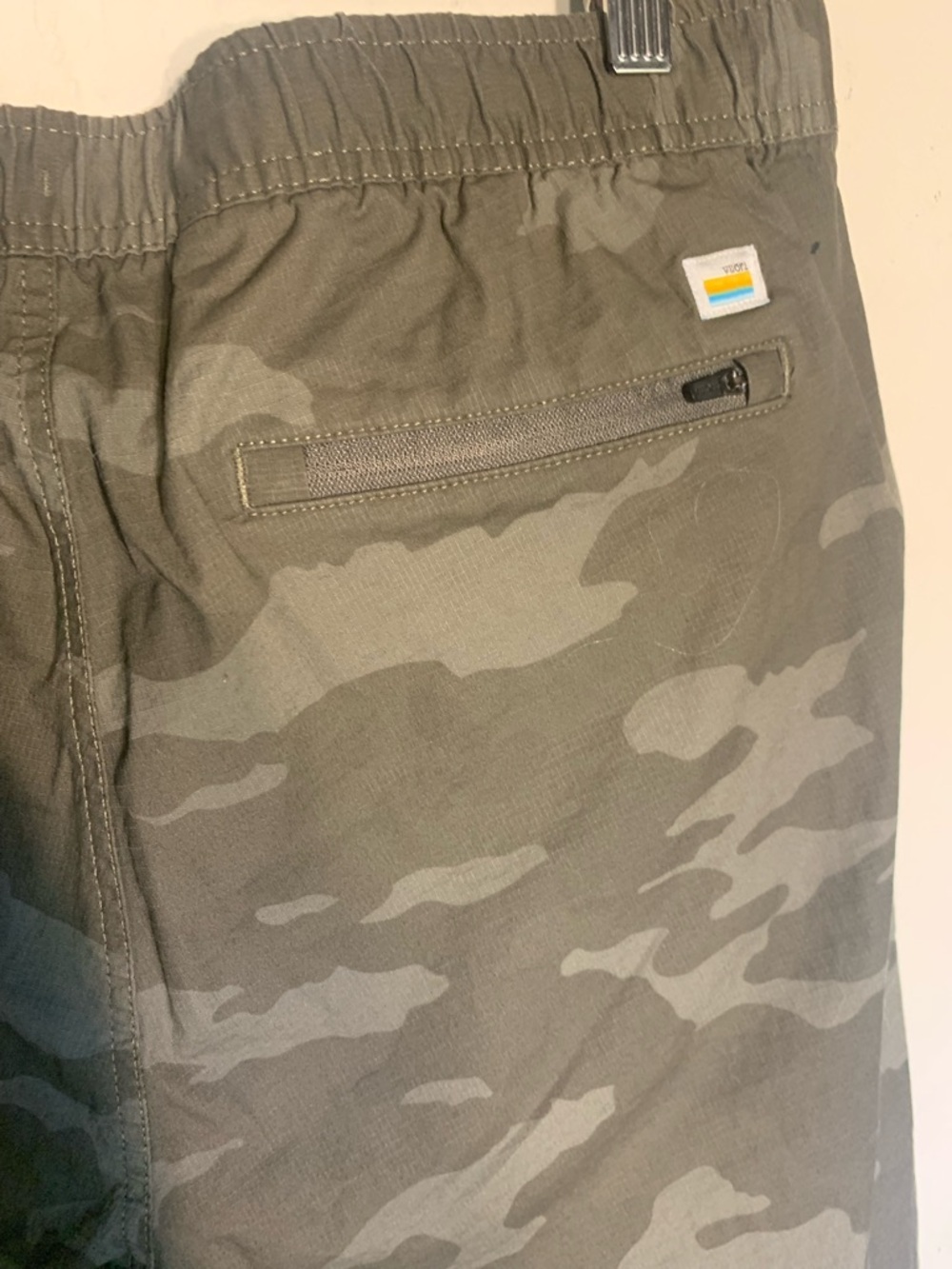 Vuori the rise the shine Olive Camo Ripstop Jogger - Picture 5 of 6